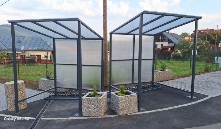 Aktuality / Výstavba - záchytné parkovisko v obci Obišovce - foto