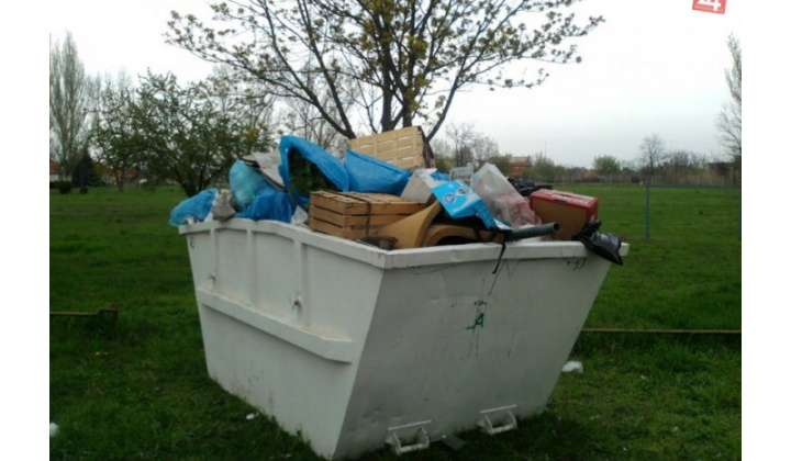 Pristavenie kontajnerov na jarné upratovanie