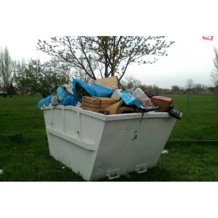 Pristavenie kontajnerov na jarné upratovanie